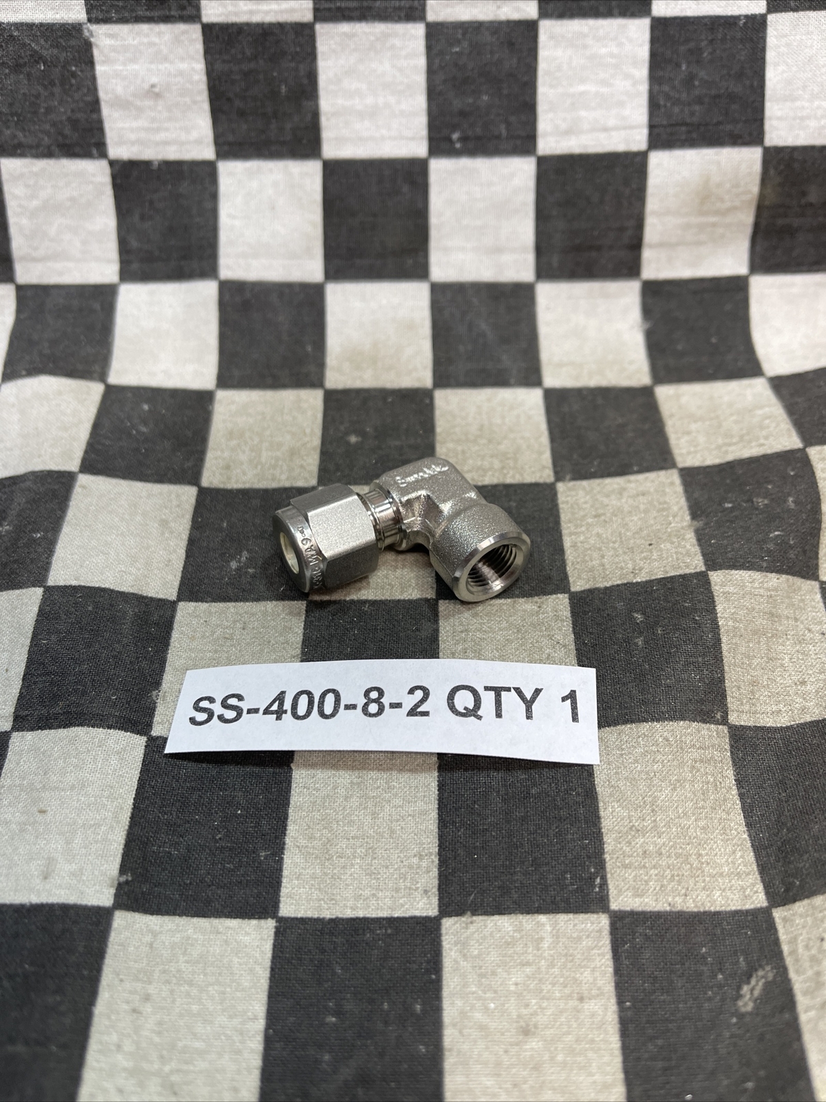 SWAGELOK FEMALE ELBOW SS-400-8-4 and SS-400-8-2, LOT OF 6, SHIPSAMEDAY#1606V39