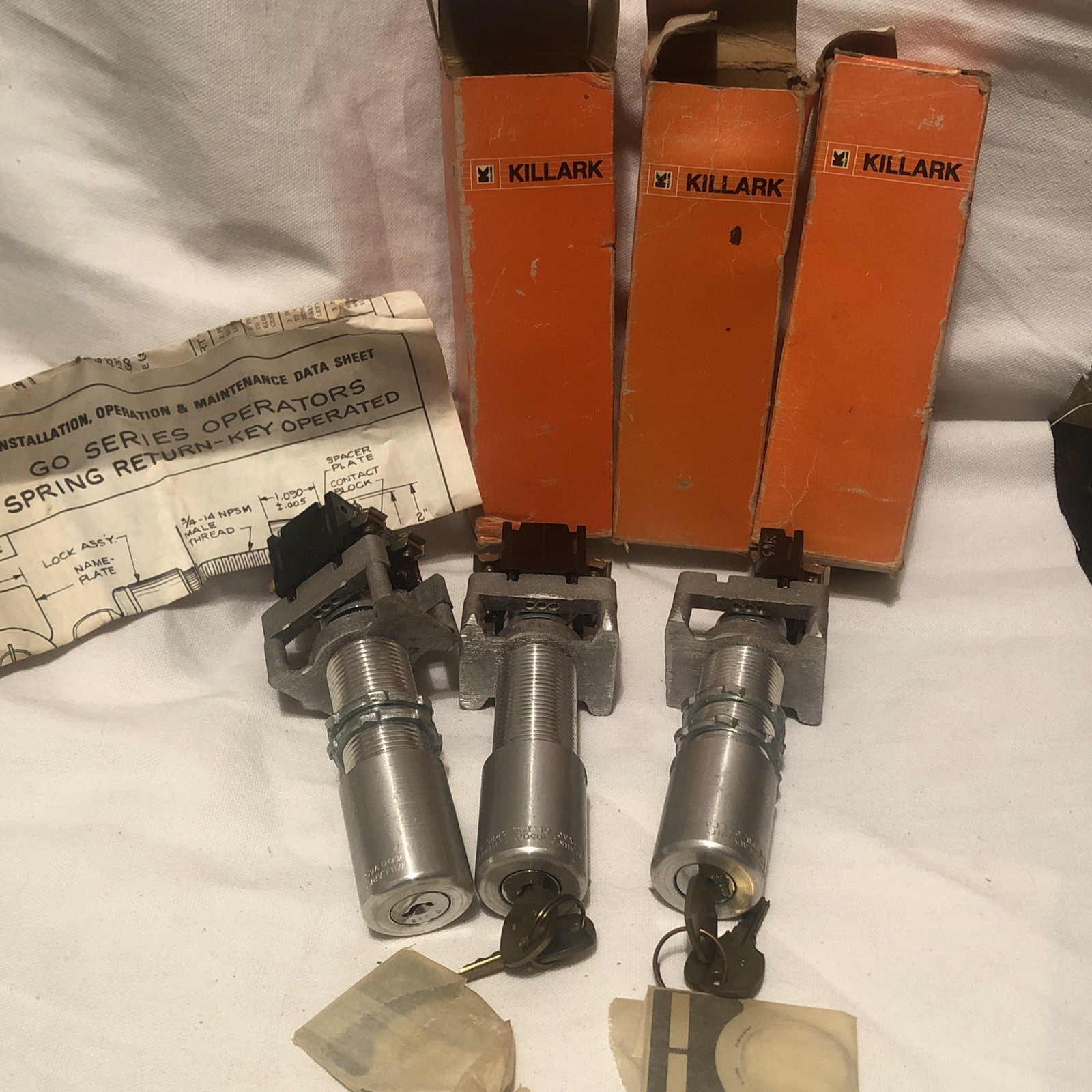 Lot of 3 Killark C10508-2 Selector Switch C105082 2 with keys 1 no keys
