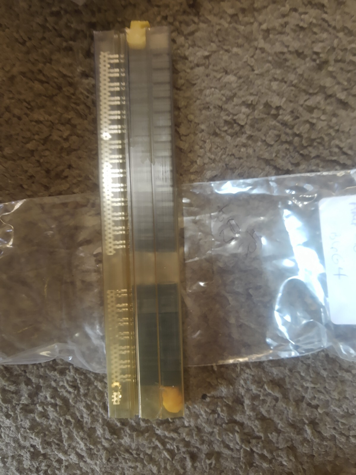 NEW LOT o 21 2 Position Rectangular Plug Connector Gold 22-26 AWG # AMP 103946-1