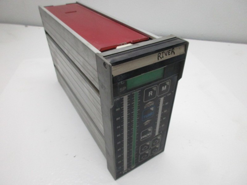 FISHER DPR900X1-A7 CONTROLLER TYPE DPR900 (AS PICTURED) UNMP