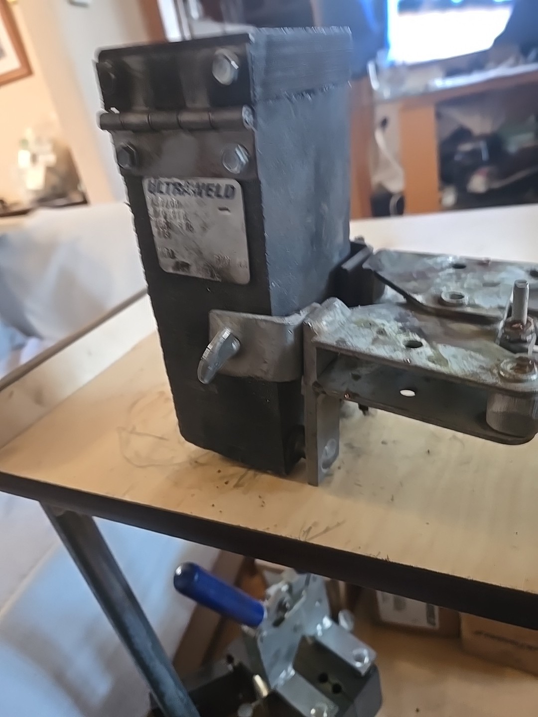 ULTRAWELD VA4/OB 4/0 STR VER STL 115 with MH1 Mold Handle Clamp