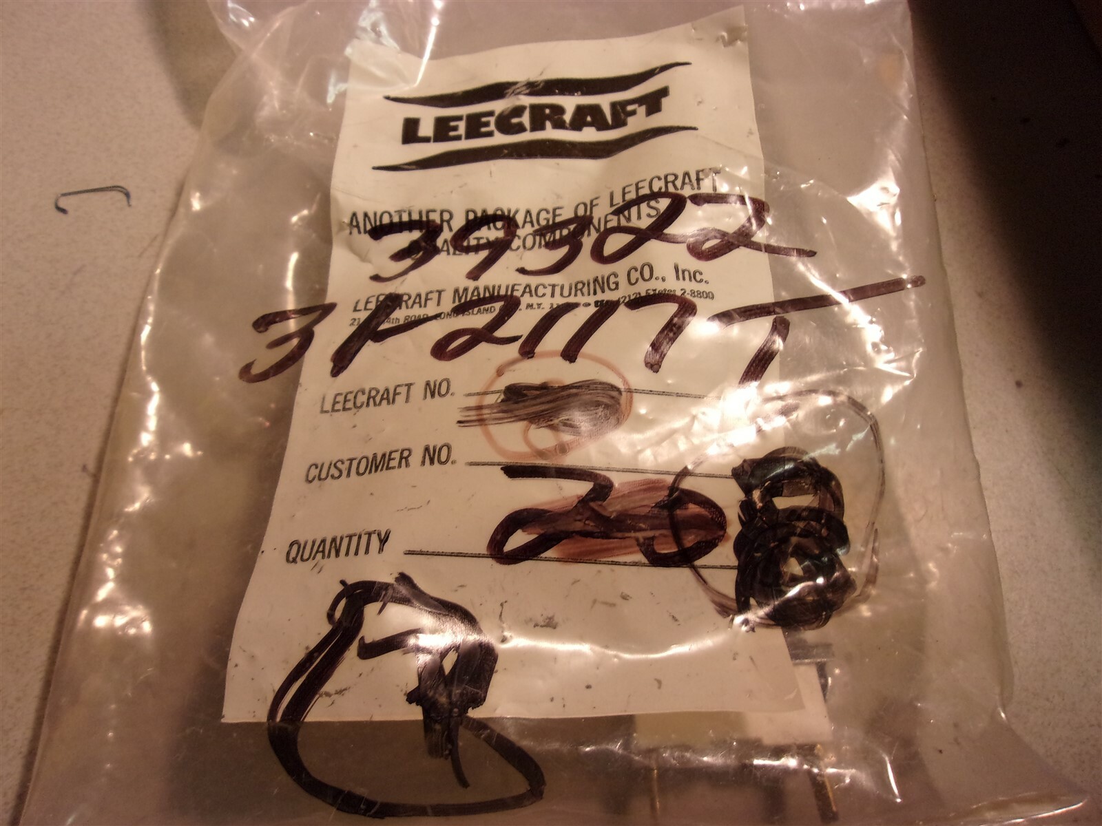 NEW Leecraft 3932231-2117T 125V 310D 1/3W Indicator Light *FREE SHIPPING*