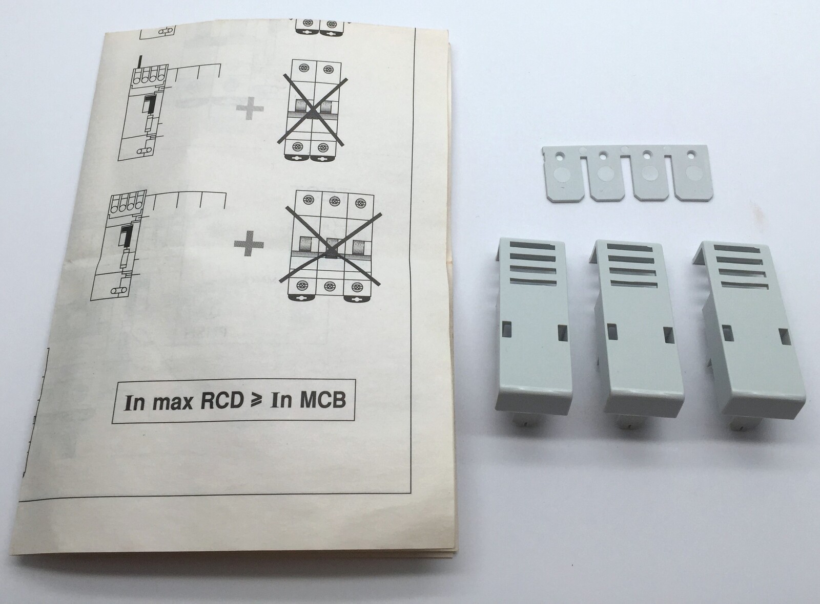 NHP 677244 DIN-SAFE Clip On 3P+N 63A 100mA AC 11974 M Module DSRCM32303PN