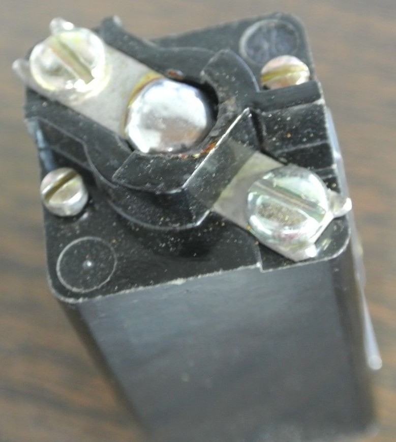 GE CR103C5202 – SQUARE INDICATING LIGHT – GREEN LENS – 125V AC/DC – NEW SURPLUS