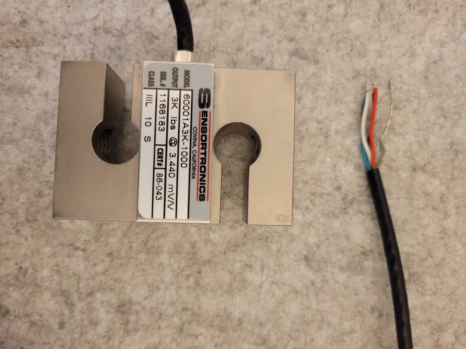 NEW OPEN BOX SENSORTRONICS 3K LBS 3.440 mV/V LOAD CELL 60001A3K-1000