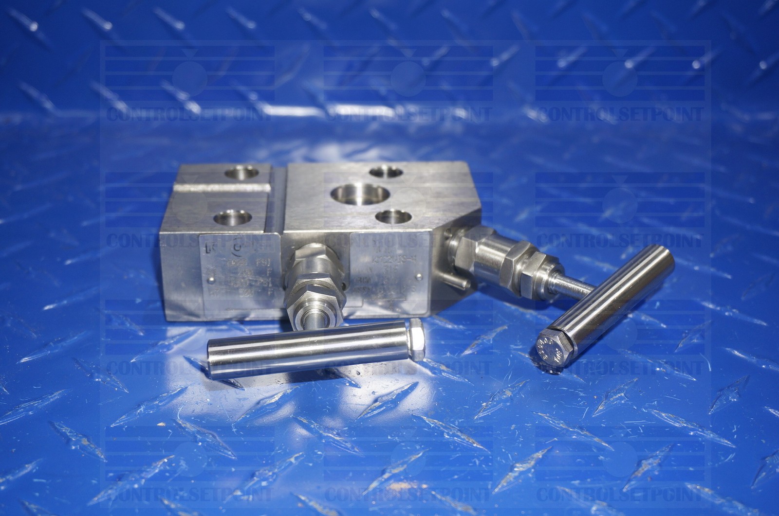 KEROTEST MANIFOLD KMC2VIS-4 2 VALVE MANIFOLD NEW