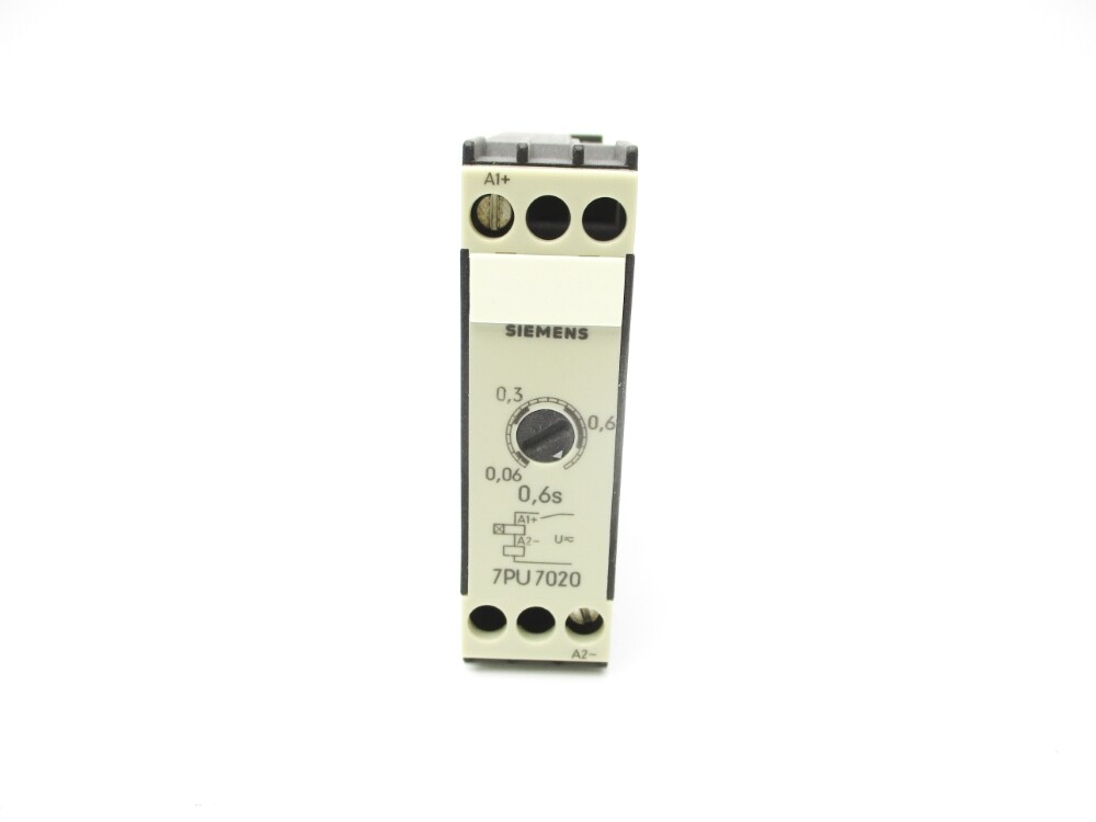 SIEMENS 7PU7020-0CM30 60-250V 0.6S NSMP