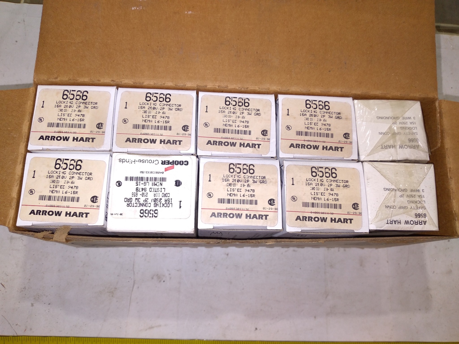 COOPER CROUSE-HINDS ARROW HART 6566 15A 250V 2P 3W GRD LOCKING ’10 IN BOX’