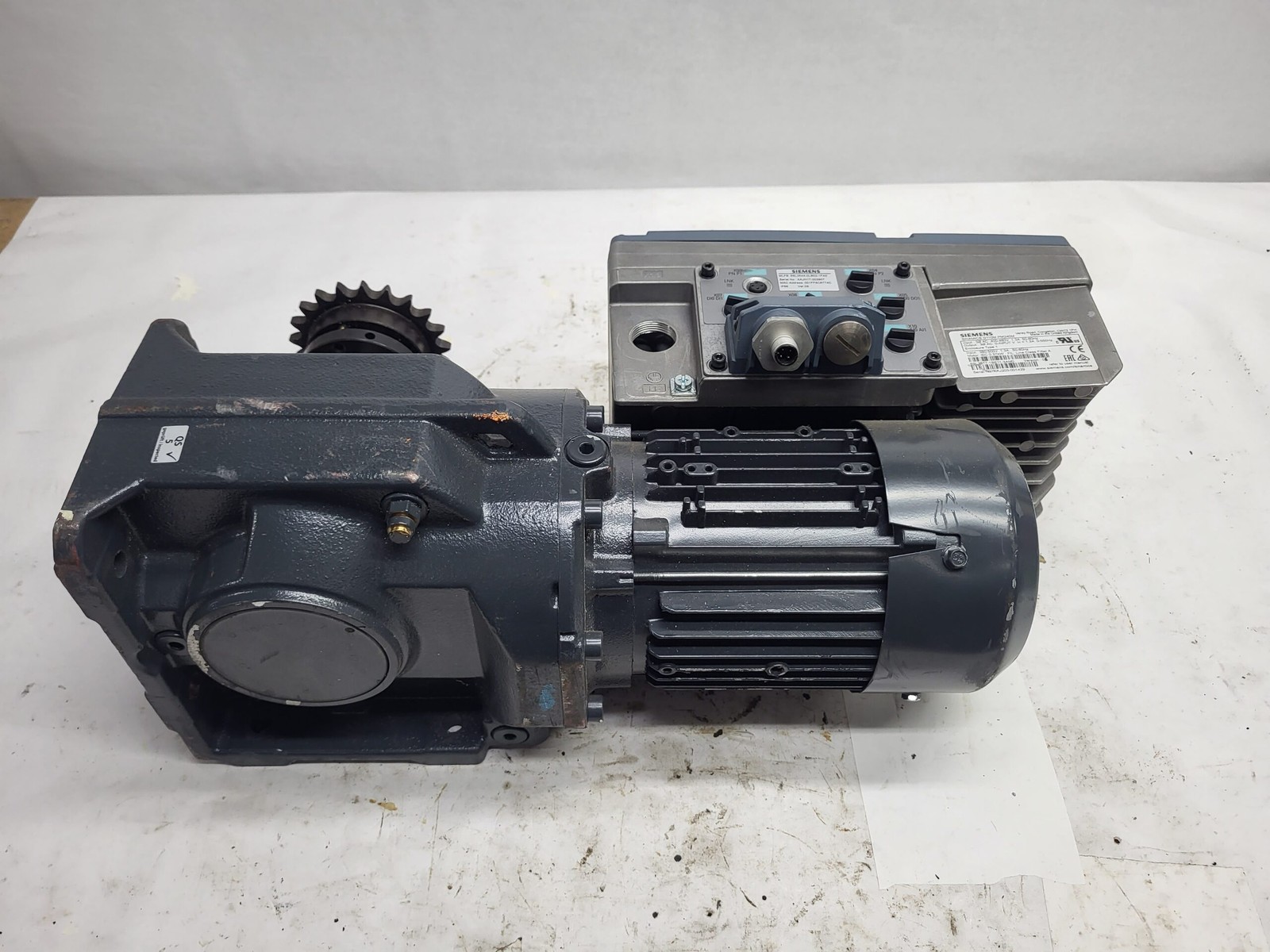 SIEMENS 2KJ3603-9CE11-9AW1-Z MOTOR 0.37kW 1695RPM w/ SINAMICS G110M PM240M DRIVE