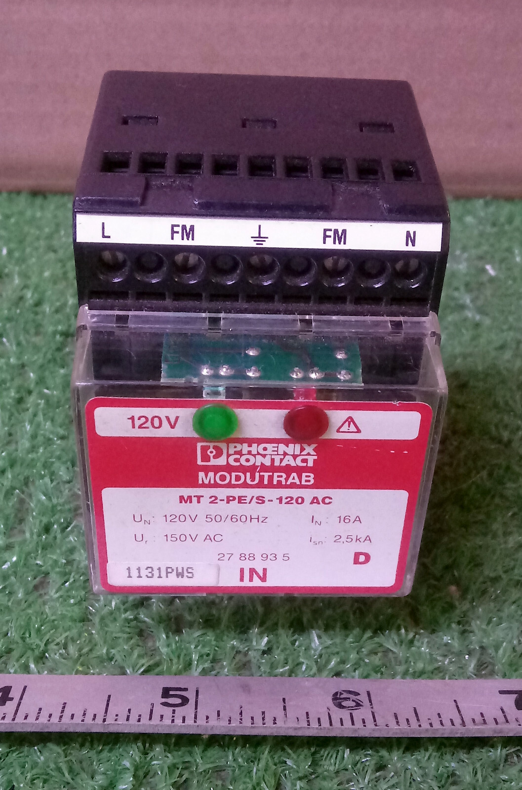 1 USED PHOENIX CONTACT MT 2-PE/S-120AC MODUTRAB ***MAKE OFFER***
