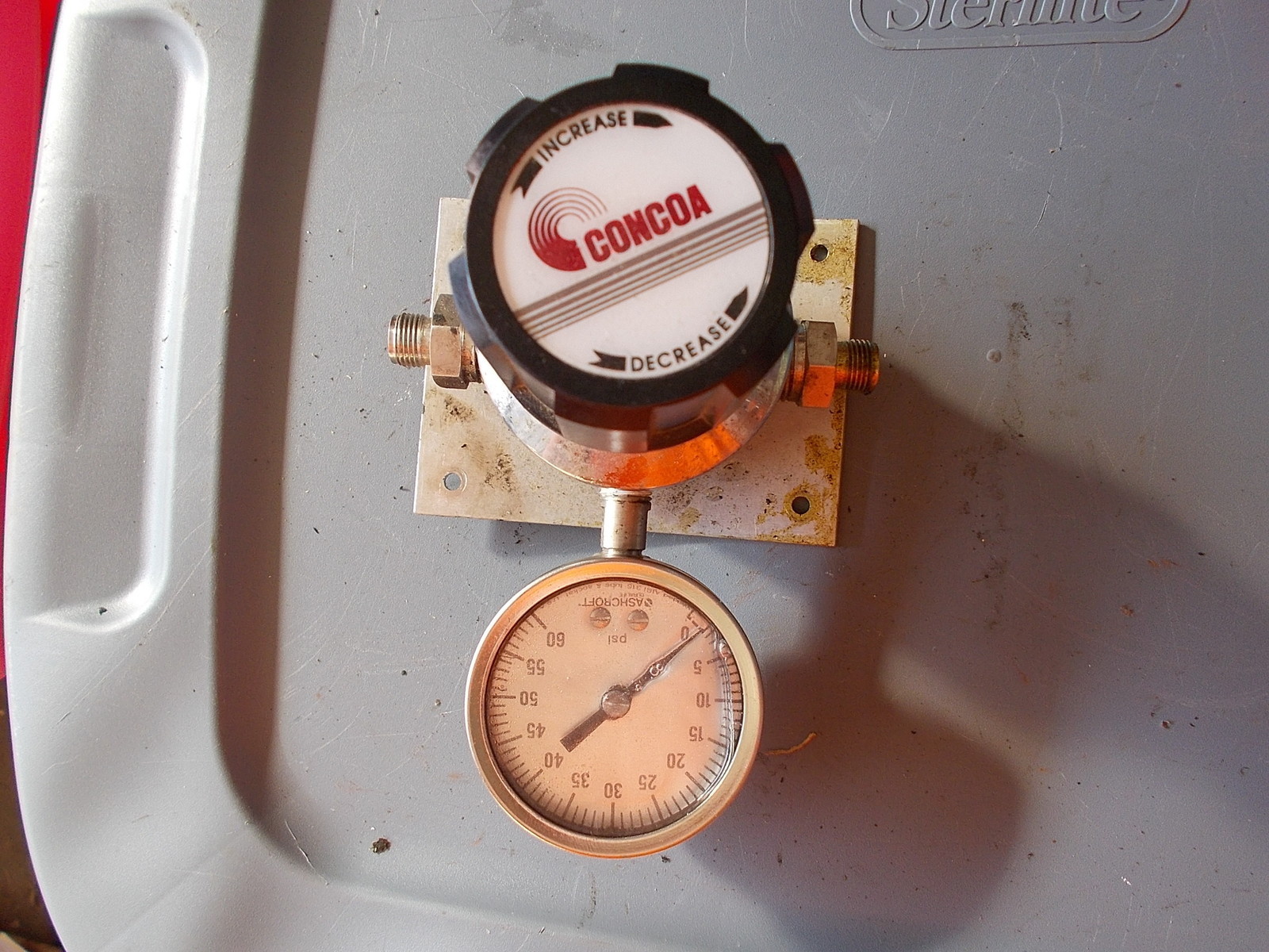 Concoa 4842000-01-000 Regulator w/ Ashcroft 60-PSI Gauge *FREE SHIPPING*