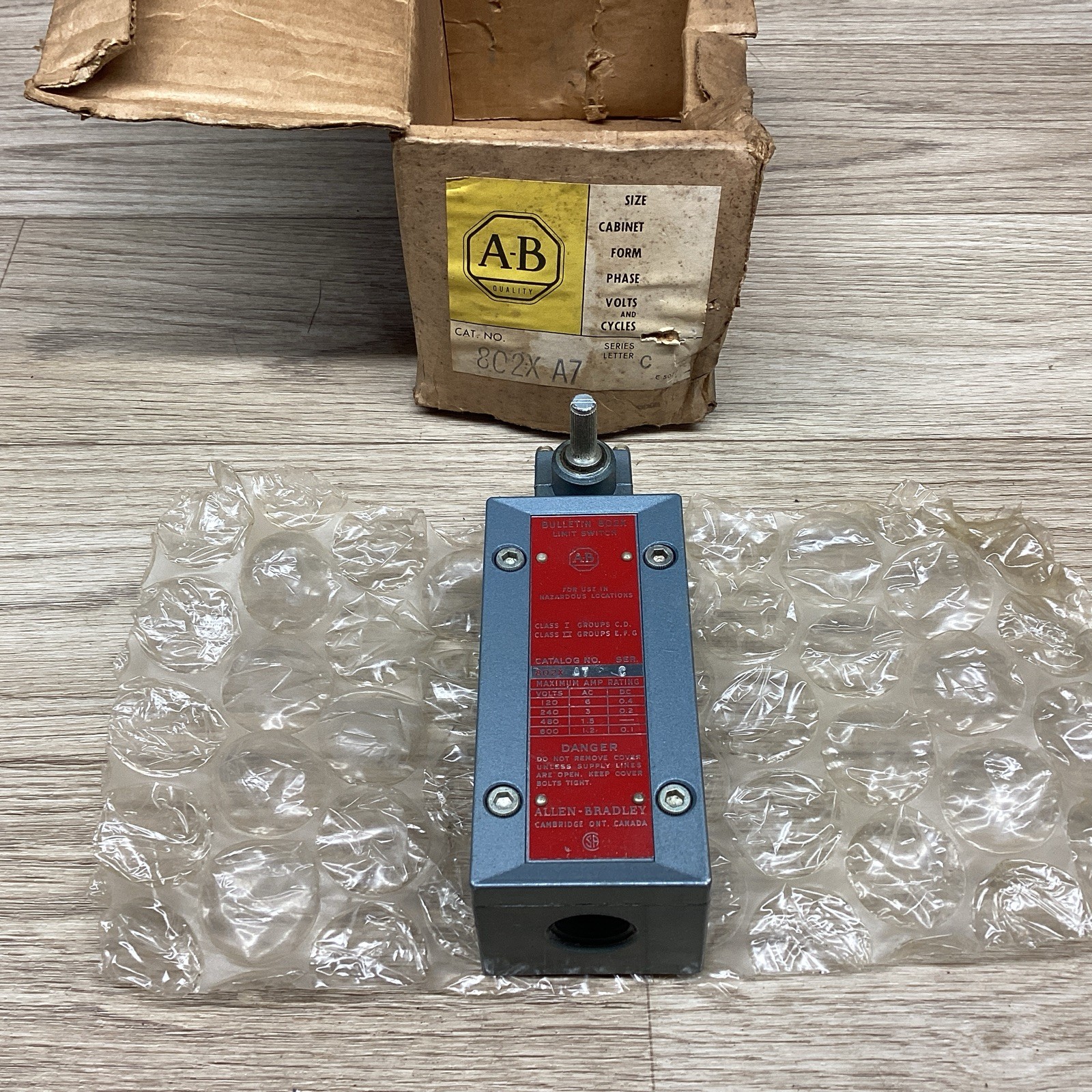 NOS ALLEN BRADLEY 802XA7 SER. C LIMIT SWITCH #828PT153*CO