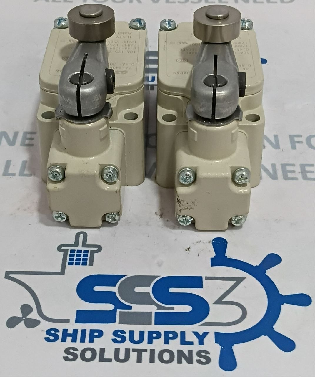 Azbil 1LS19-J Limit Switch with Roller Lever 3A 240VAC AC-15, 0.4A 30VDC DC-12