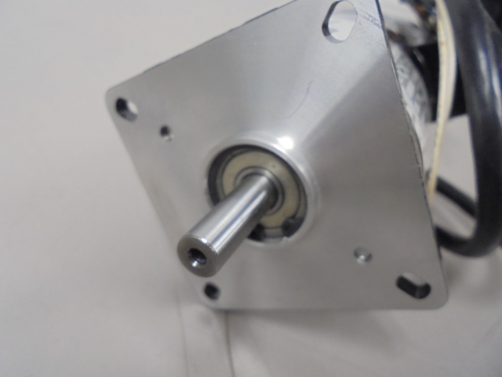 Bodine Electric 24A2FEPM 1/14 HP Small Geared Motor 70V DC 1.3A 3000 RPM