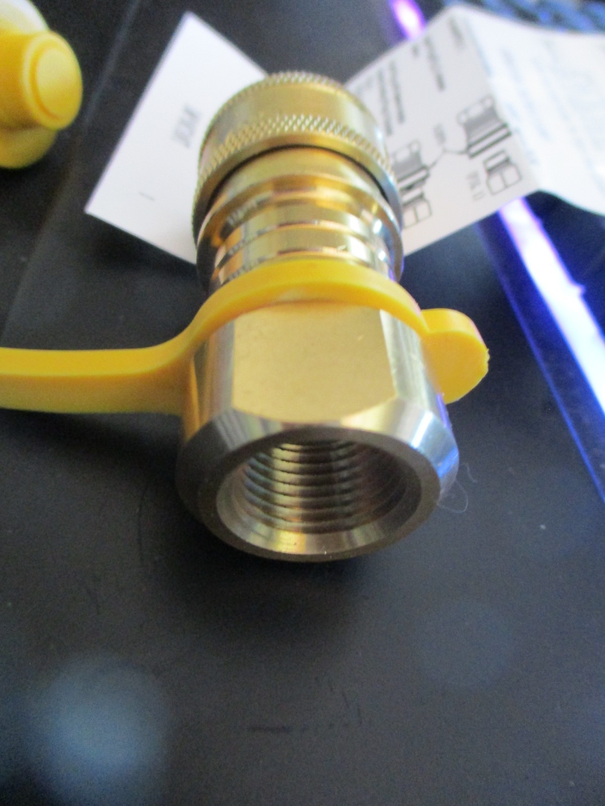 Propane or Natural Gas Quick Connect Disconnect 3/8″ Female Thread to Male Flare