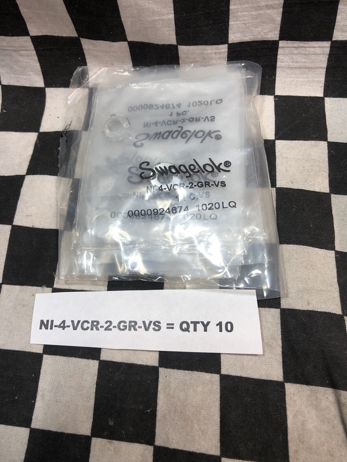 SWAGELOK GASKET VCR .040 ORIFICE, SS-8-VCR-2, NI-4-VCR-2-GR-VS BIG LOT #1370R4