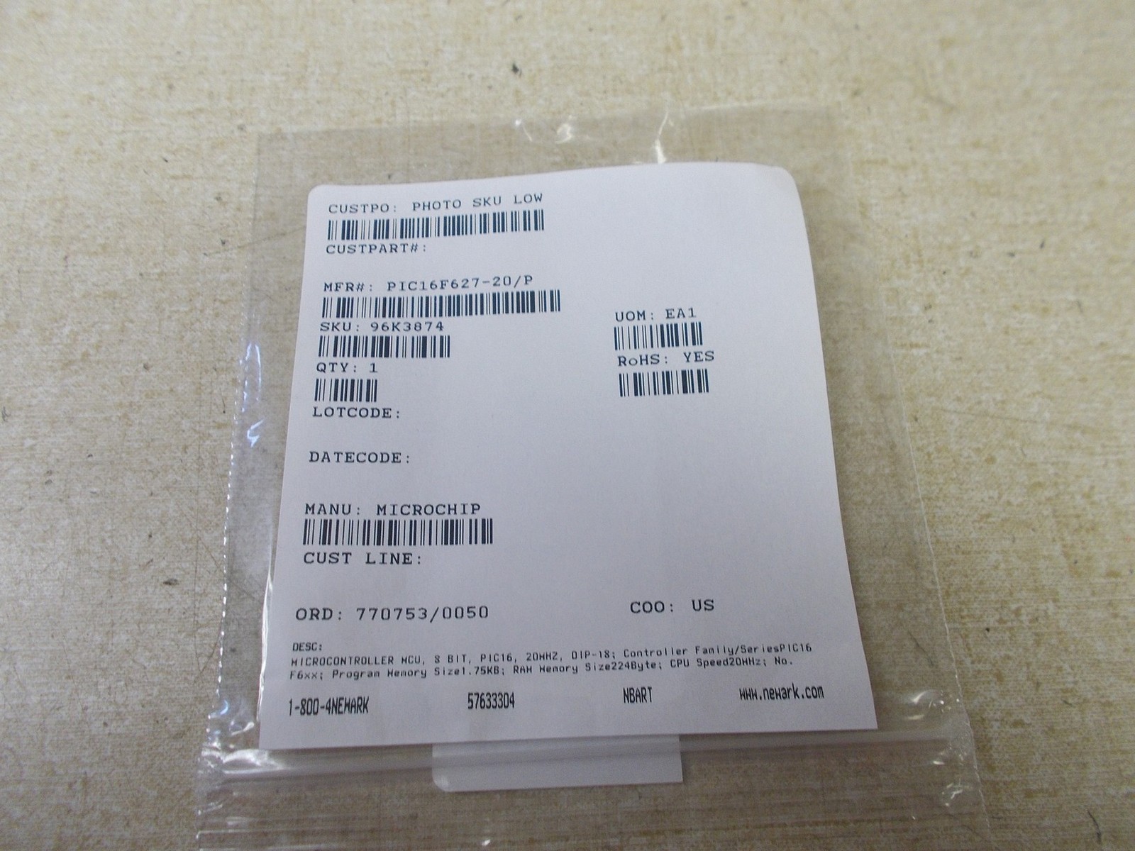 NEW Microchip PIC16F27-20/P 8-Bit MCU Microcontroller *FREE SHIPPING*
