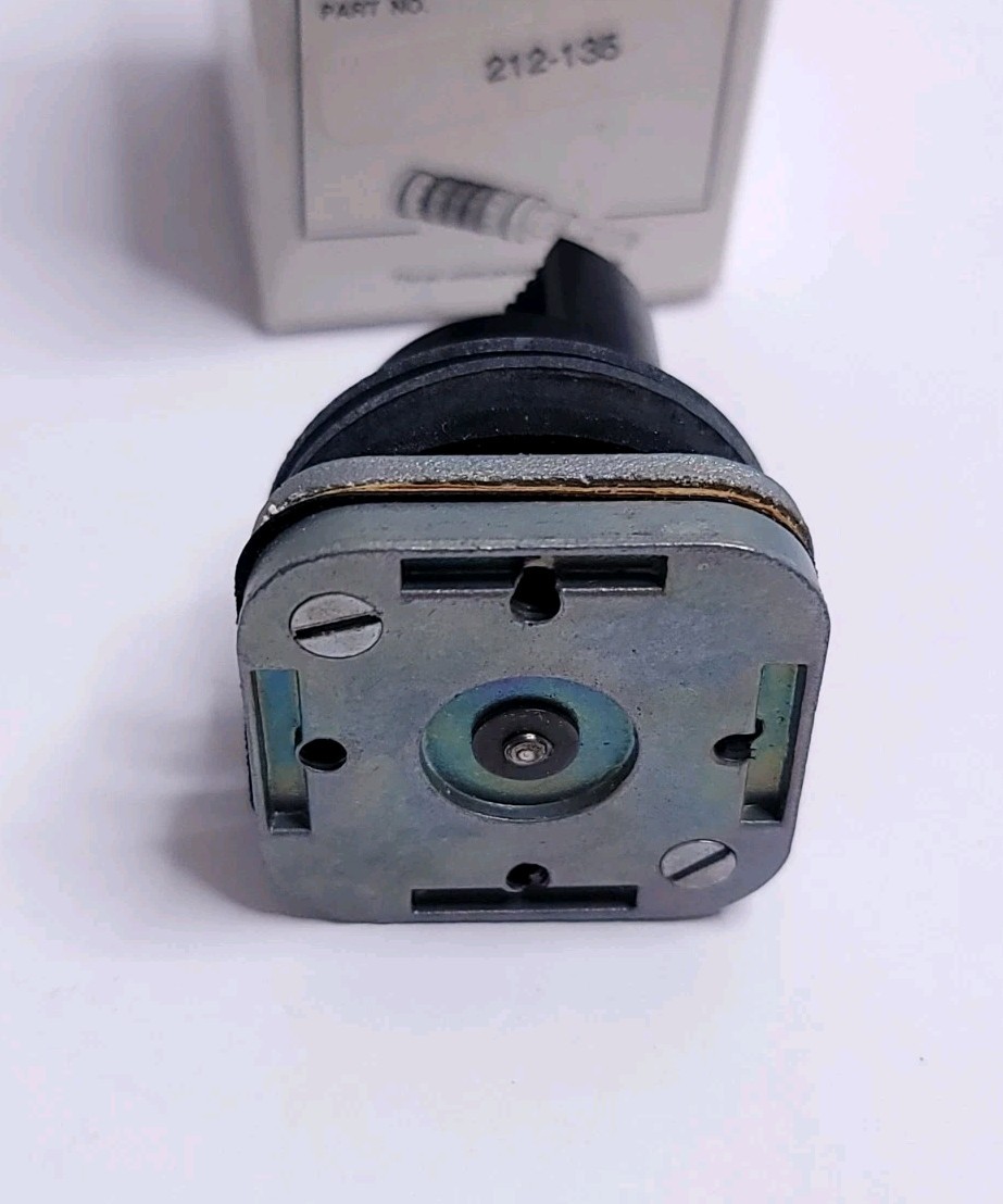 NUMATICS Selector Switch 212-135 2-Position Pneumatic Accessory 30.5mm NEW