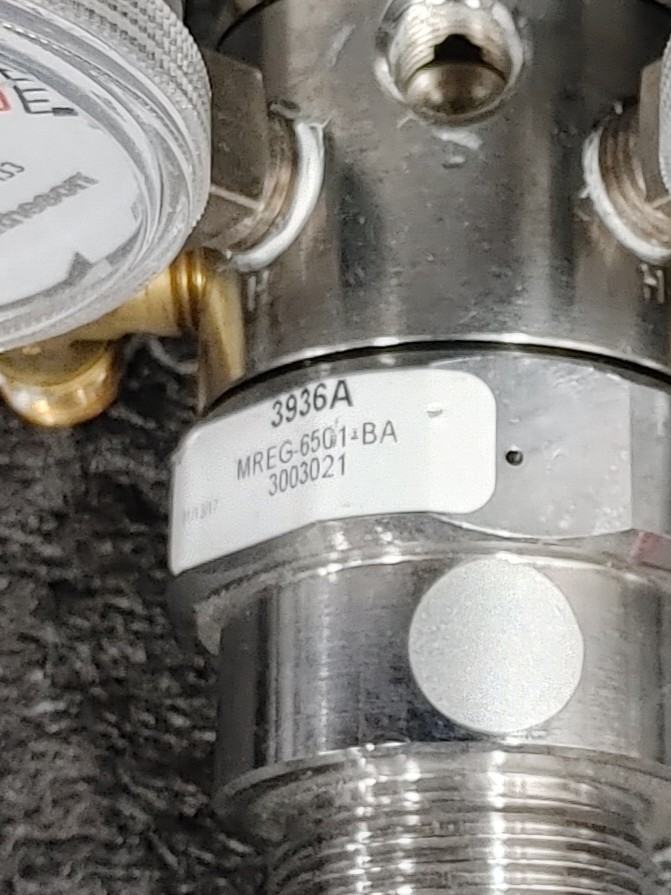 MATHESON 3936A High Purity Regulator with Pressure Gauges