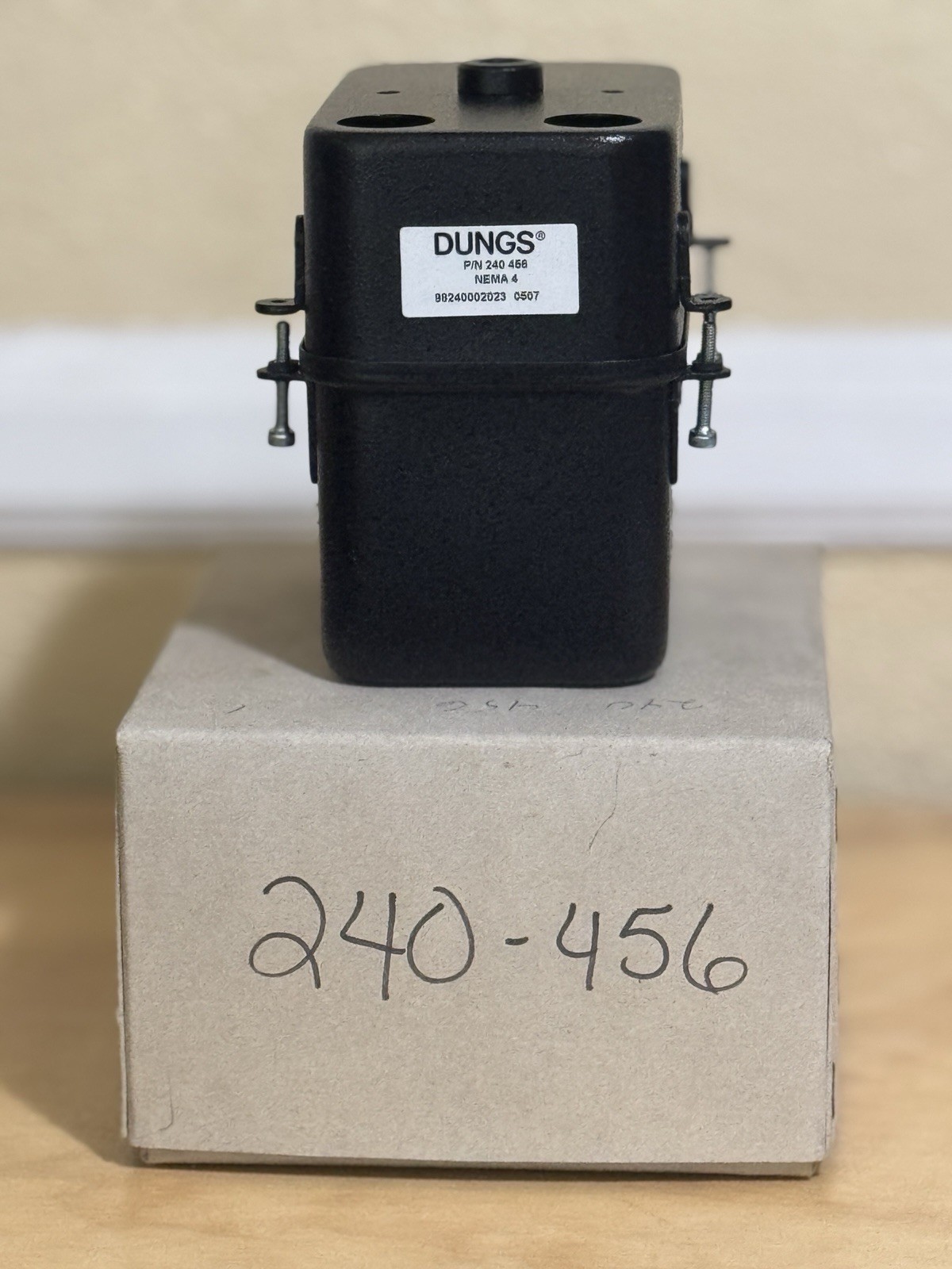 Karl Dungs 240-456 NEMA4 Enclosure Kit