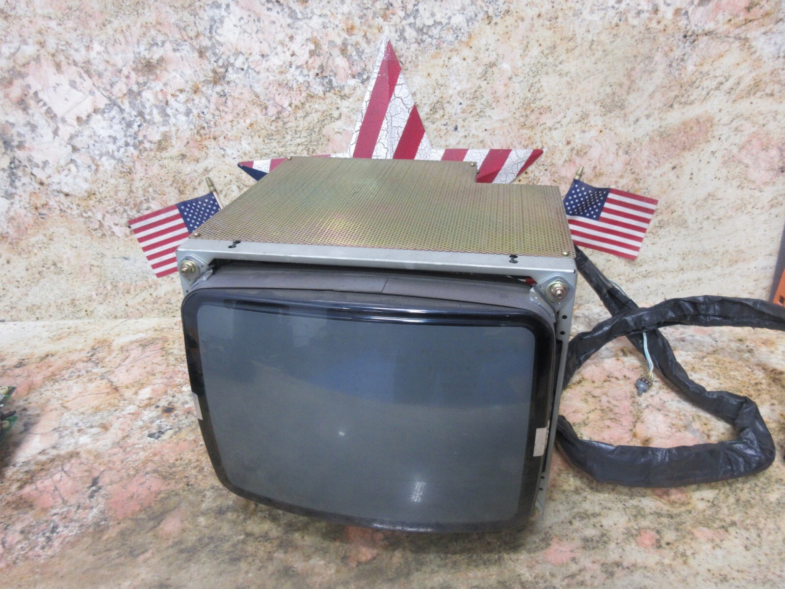 *SPECIAL PRICE* TOTOKU 14 INCH COLOR CRT DISPLAY MONITOR CDT14148B M34KNM23XX01