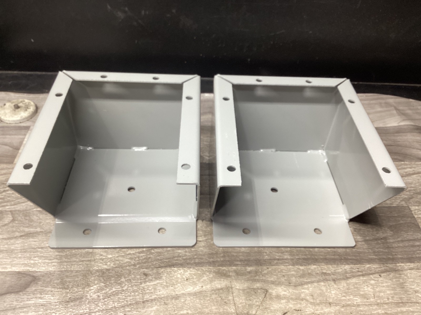LOT OF 2 NEW FLOOR STAND KIT, H: 6 x D: 8 x W: 8 #104H118PR8