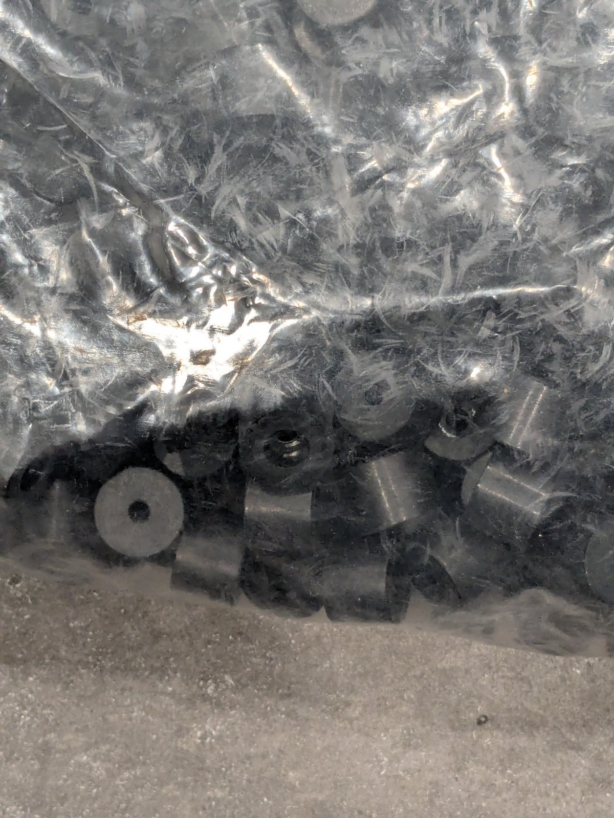 Electro-Hardware Rubber Bumpers 3/8 Thread, 9/16″ High 1000 PCS IRECRB-4-BKN