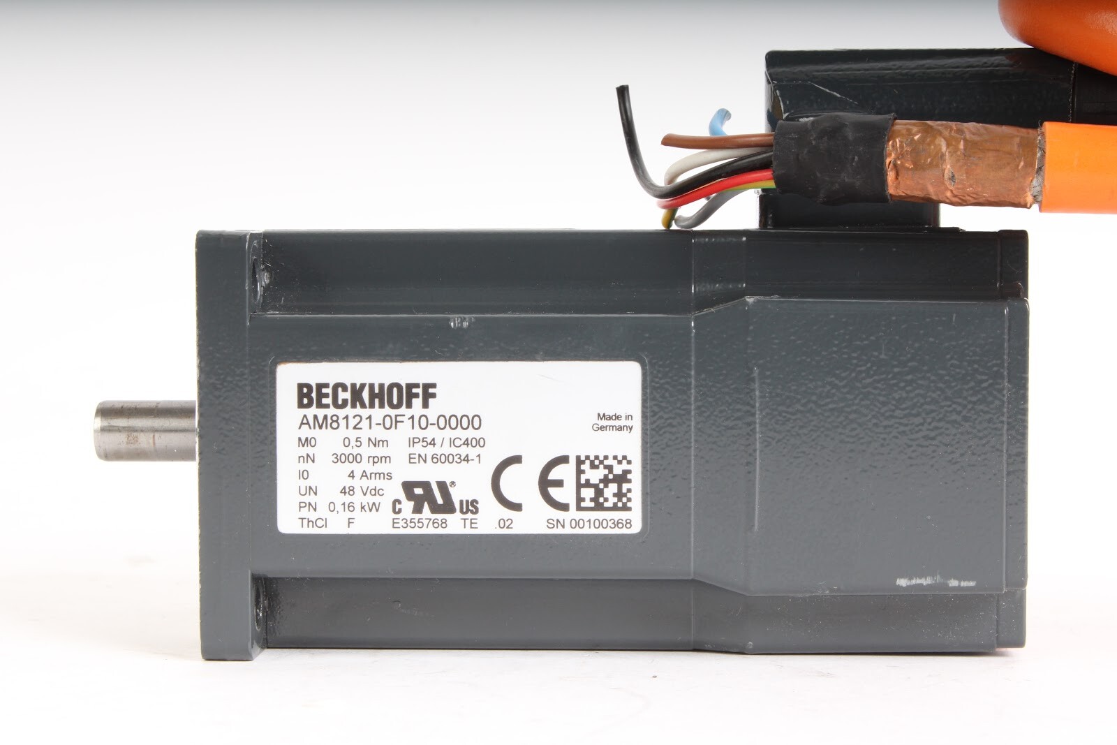 Beckhoff AM8121-0F10-0000 Servo Motor With Cable