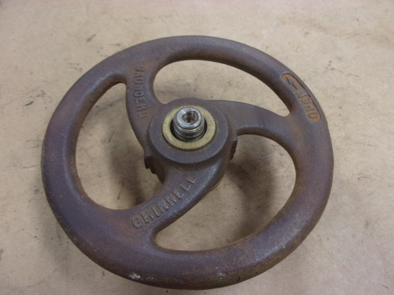 ITT Grinnell 2 1-1/2″ Manual Diaphragm Valve Hand Wheel 6″ Cast Iron 303-M440 US