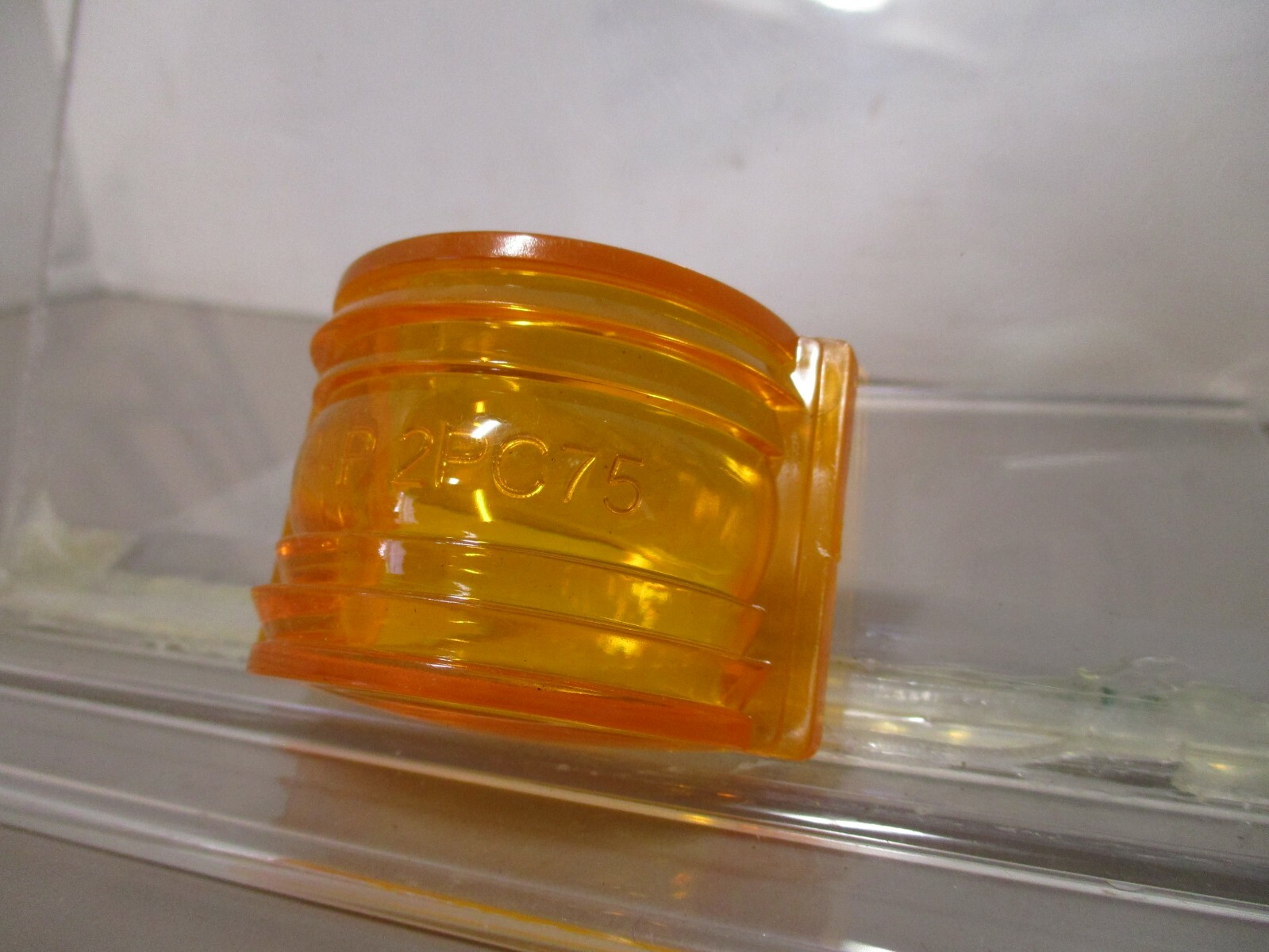 Mohawk P-P 2PC75 2-3/8″ x 1-3/4″ Rectangle Amber Dome Light Lamp Lens