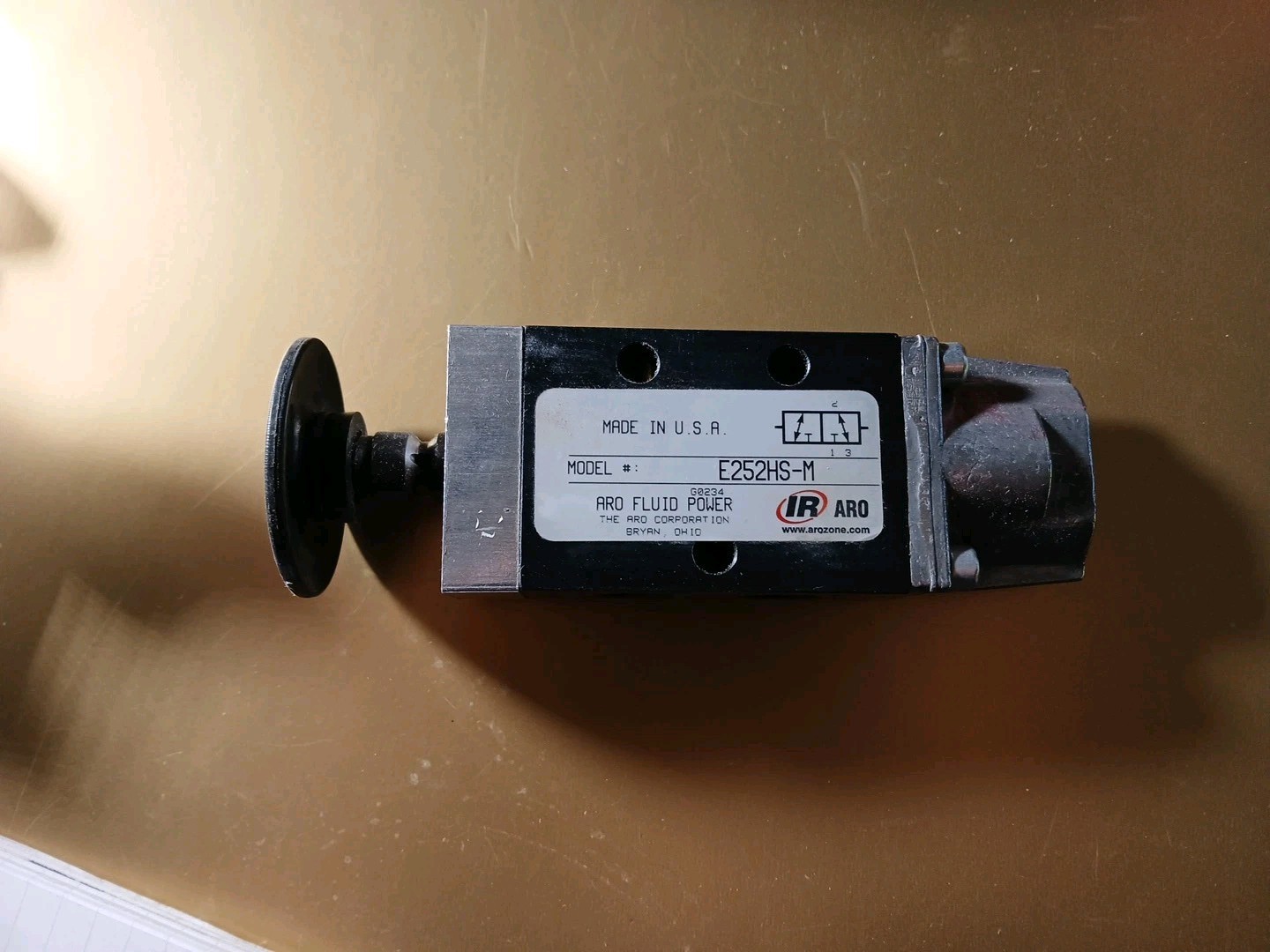 Aro E252hs Manual Air Control Valve,3-Way,1/4In Npt (NEW)