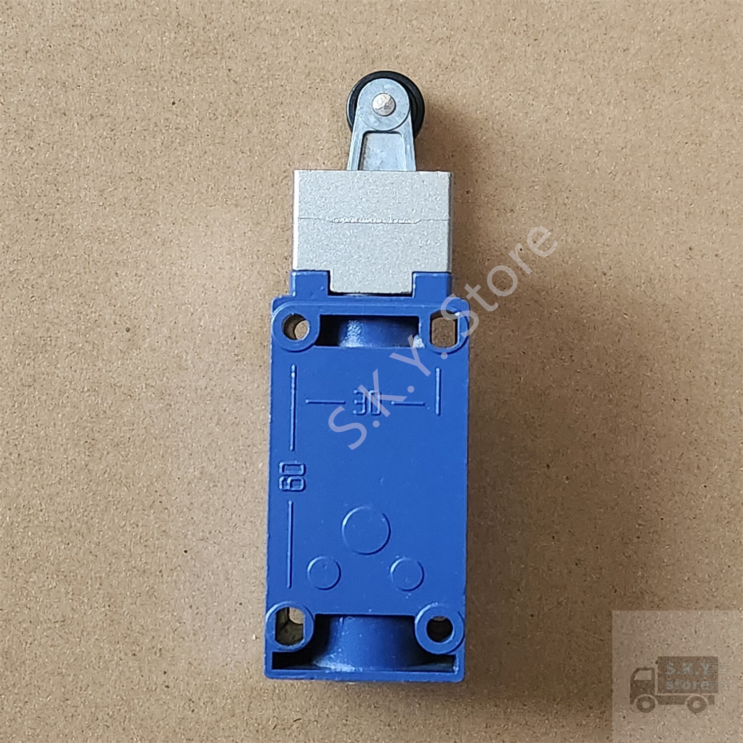 1 x New in Box XCK-J10511 / XCKJ10511 Telemecanique LIMIT SWITCH, Free shipping