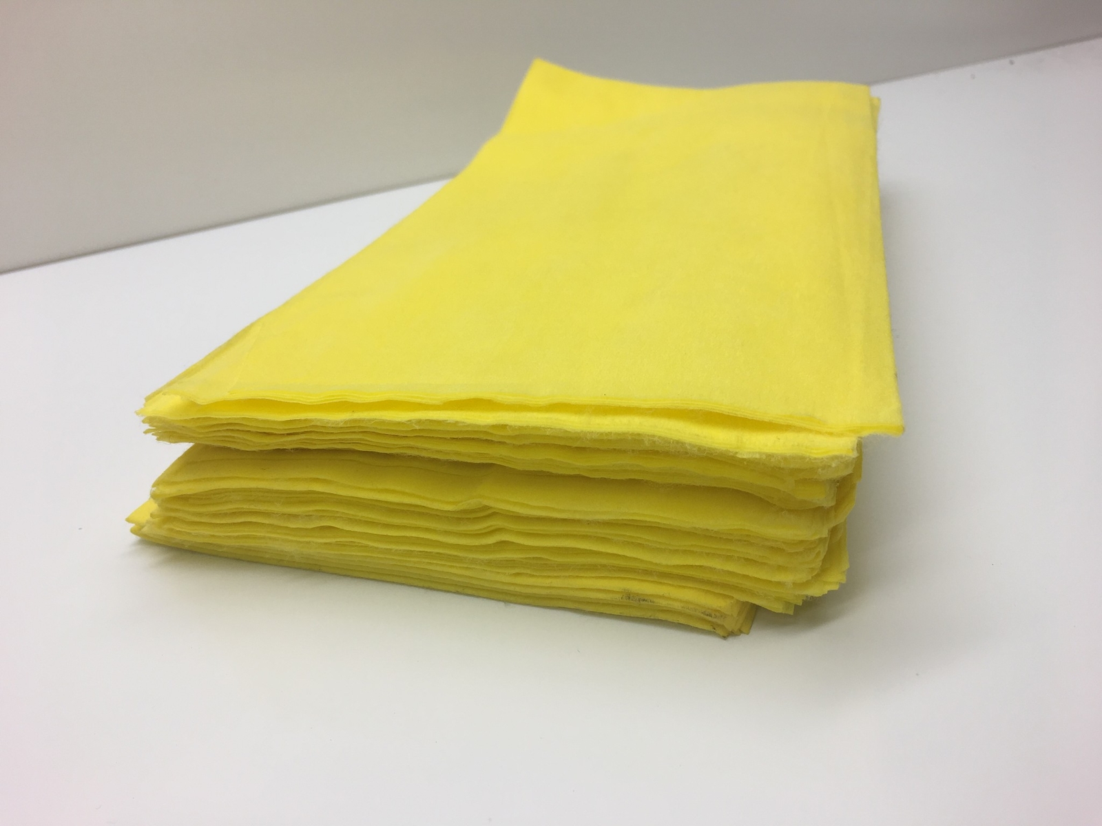 Masslinn Treated Dust Cloths 24″ x 24″ Yellow MICROBAN ANTIMICROBIAL (100 EA)