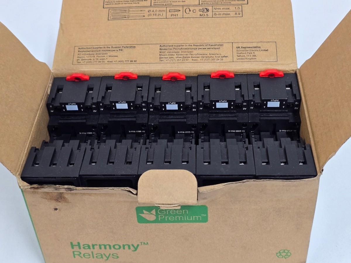 Lot of 10 Schneider Electric RUZSC3M Relay Sockets Harmony 3CO 12A 250V