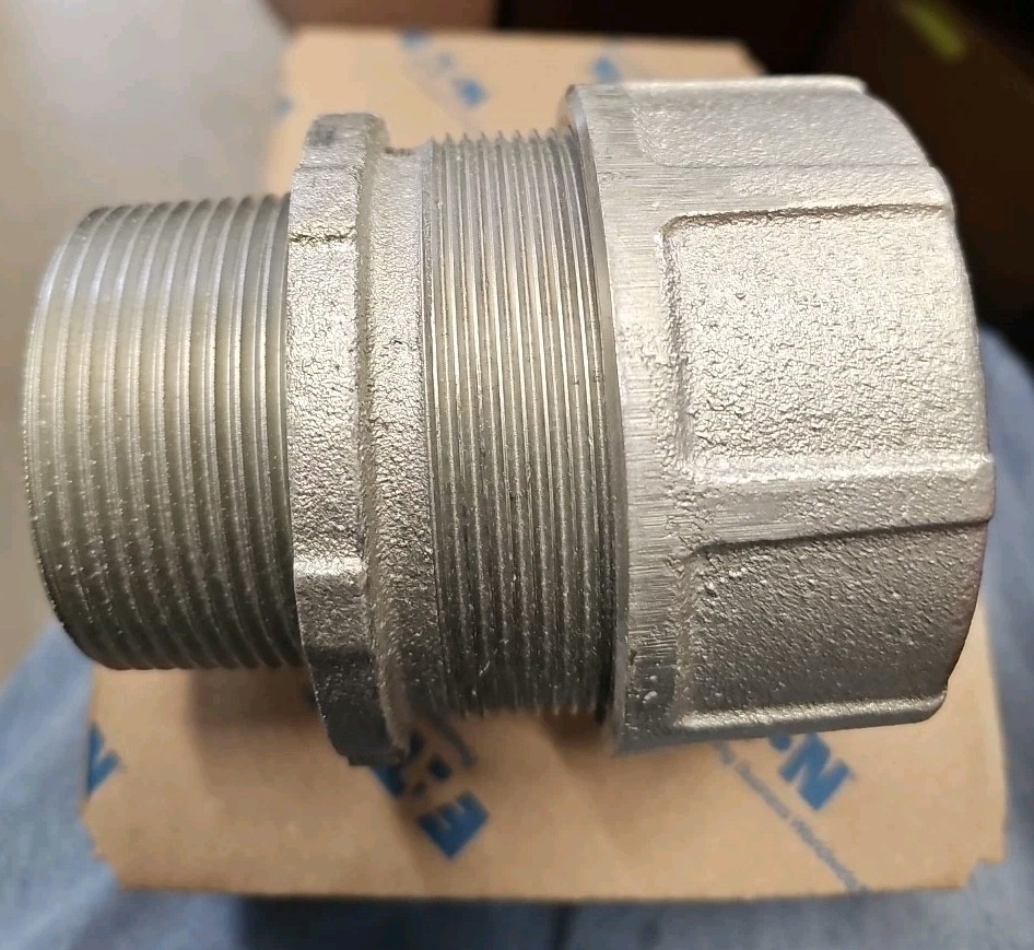 Eaton CGB7920 2-1/2″ CGB Cable Gland 2.188-2.50 CONN
