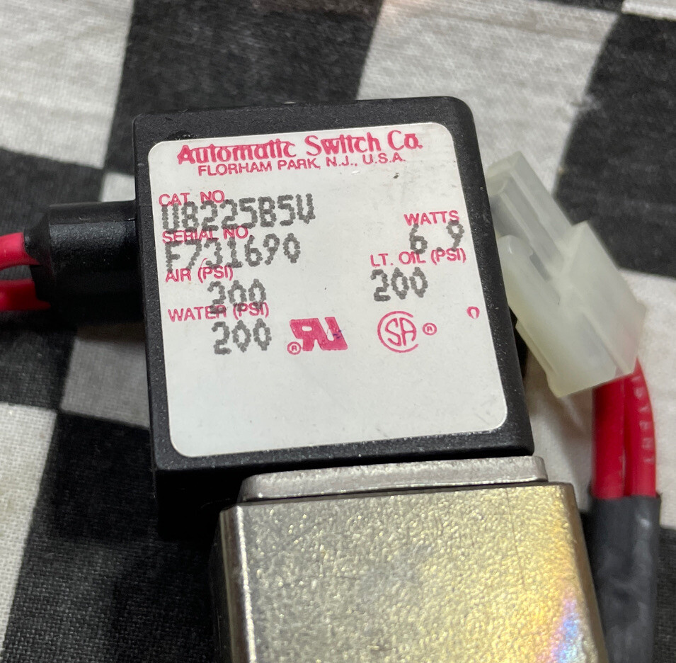 Asco Sub-miniature U8225B5V, 1/4″ MVCR x 1-1/3″ CF, 400115-142D, #126AP