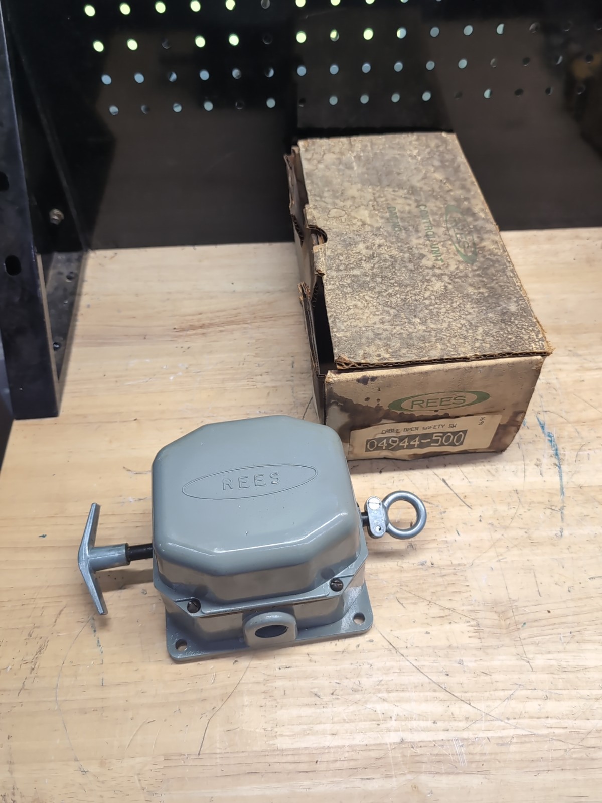 NEW REES 04944 SAFETY SWITCH CABLE OPERATED 04944-500