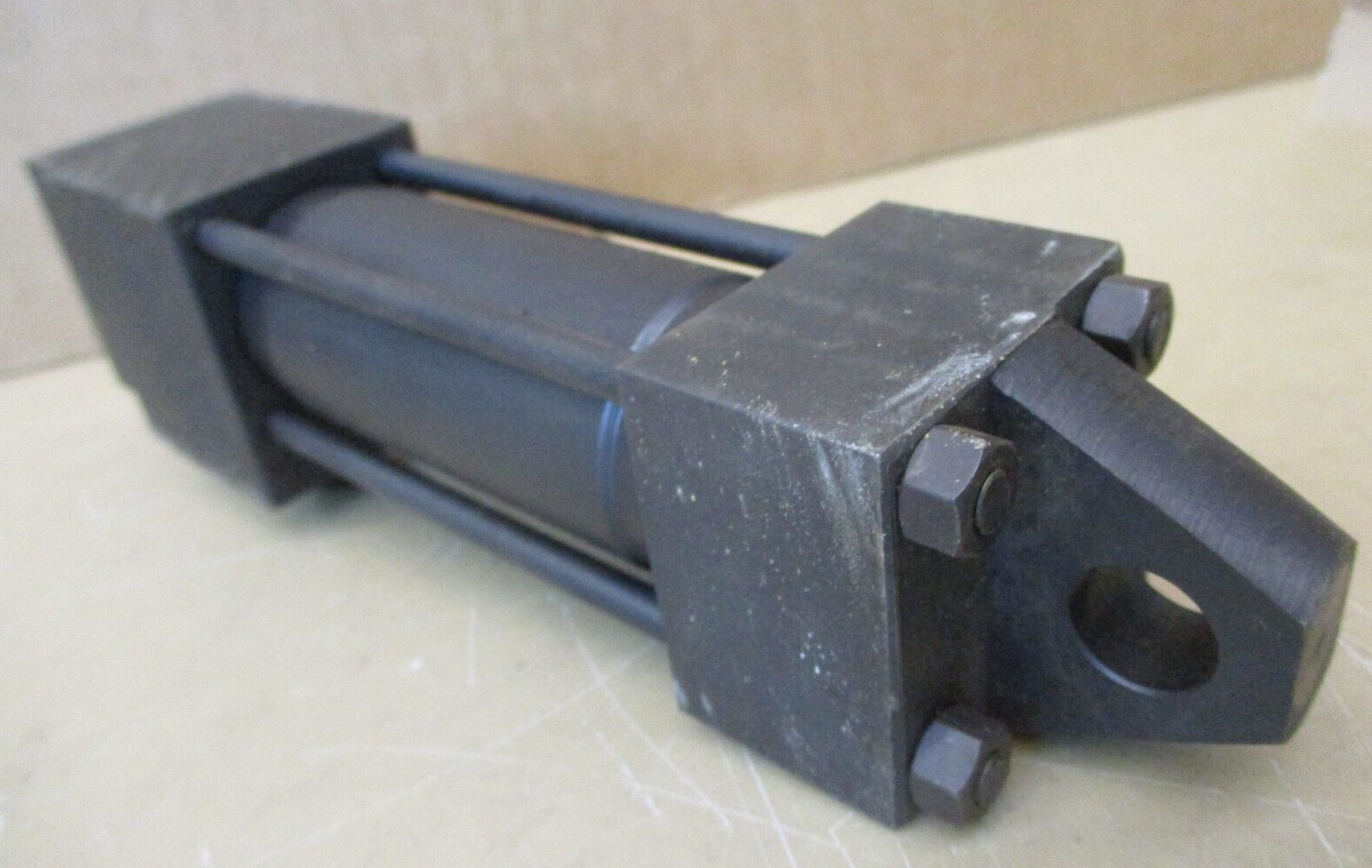 Parker Fluidpower Cylinder 01.00 CBB 2ANUS19MC 2.000 250 PSI AIR 1062OMF