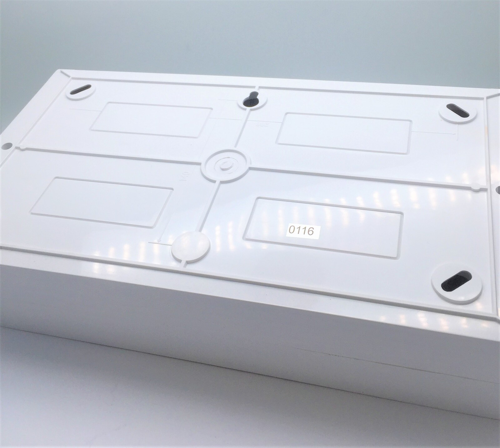 IPD PVCLC18S Insulated Load Centre 18 Mod Surface Mount Busbar DIN IP40
