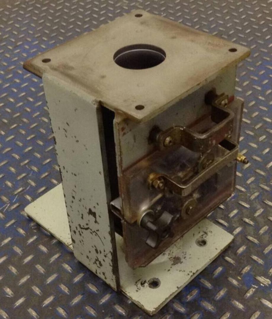 METAL FABRICATOR Drawer Magnet w/ Shutoff MAGNET512 Used #76512