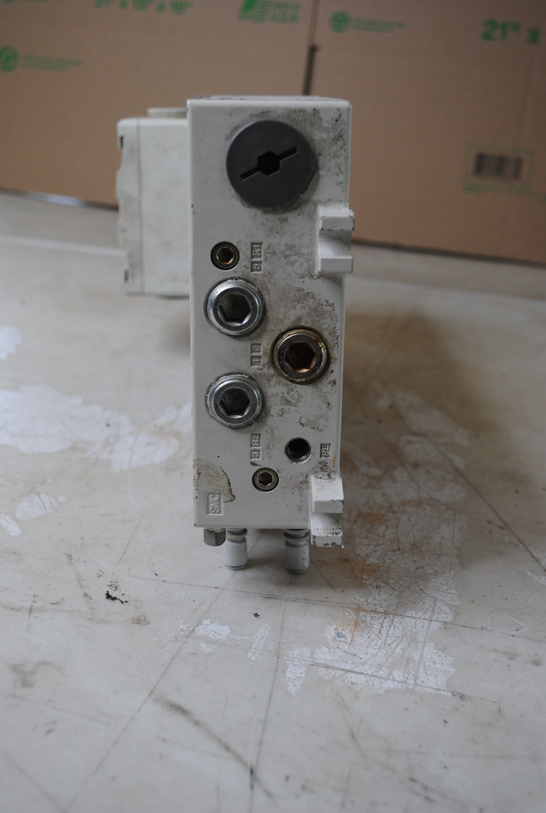 SMC Plug-In Manifold Used Working Condition Free Shipping
