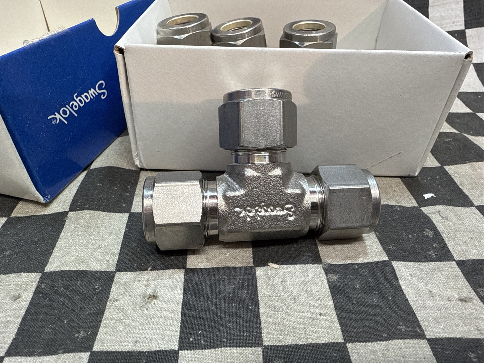 Swagelok SS-810-3, SS8103, TEE Union 1/2″, LOT OF 4, SHIPSAMEDAY#1619Q5