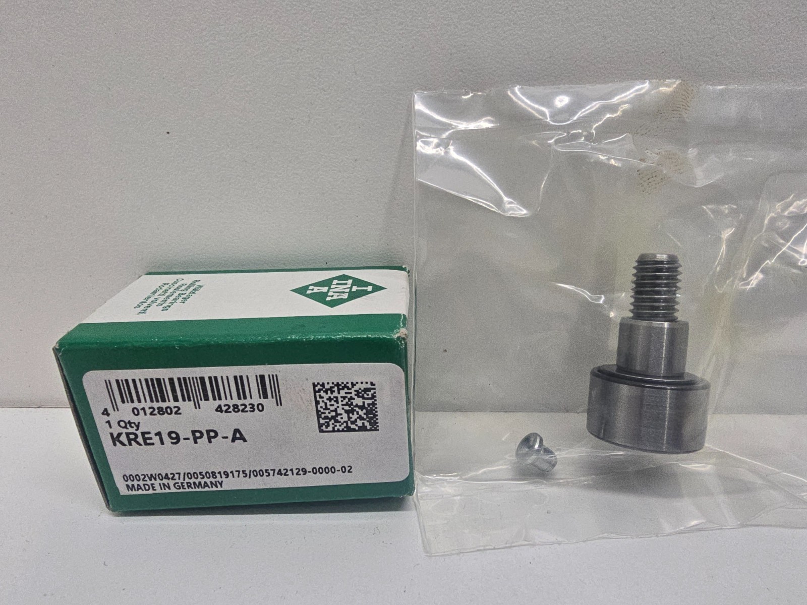 NEW IN BOX! INA CAM FOLLOWER BEARING KRE19-PP-A