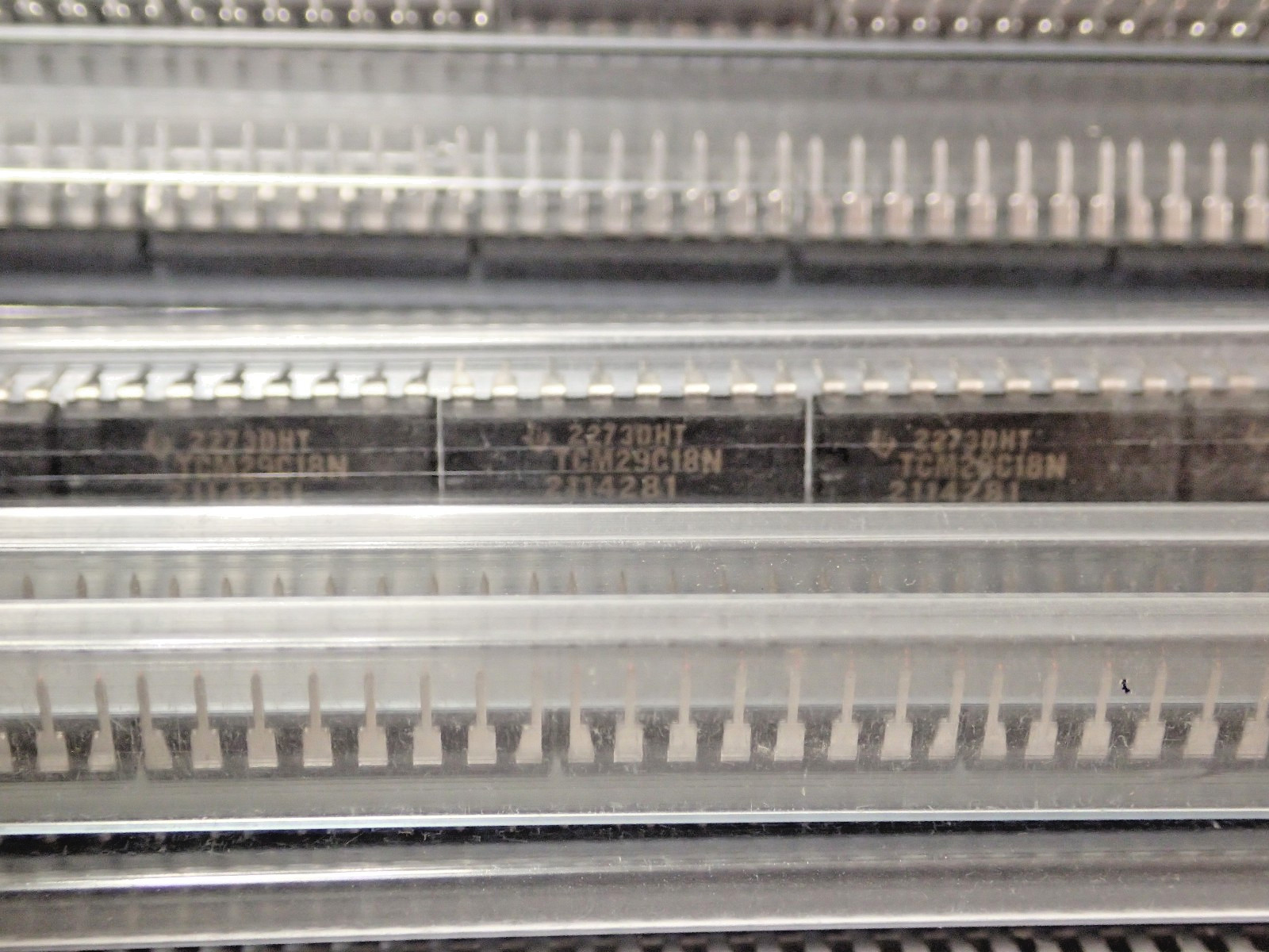 LOT OF 8.2lbs TEXAS INSTRUMENTS TCM29C18N PCM CODEC/FILTER MICROCHIPS! LOT#18