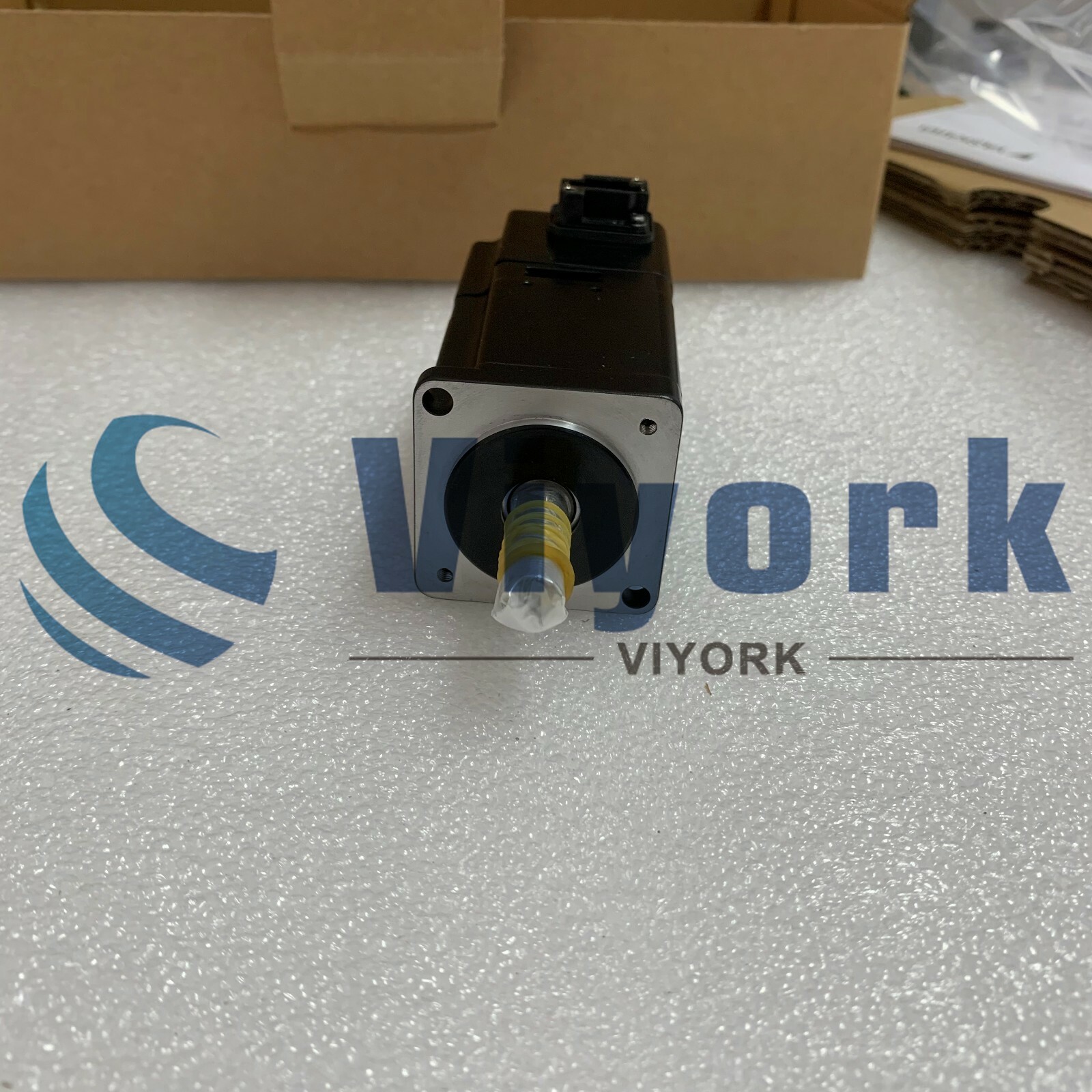Yaskawa SGMAS-01ACA21 AC SERVO MOTOR 0.91AMP 200VAC R/MIN3000 NEW
