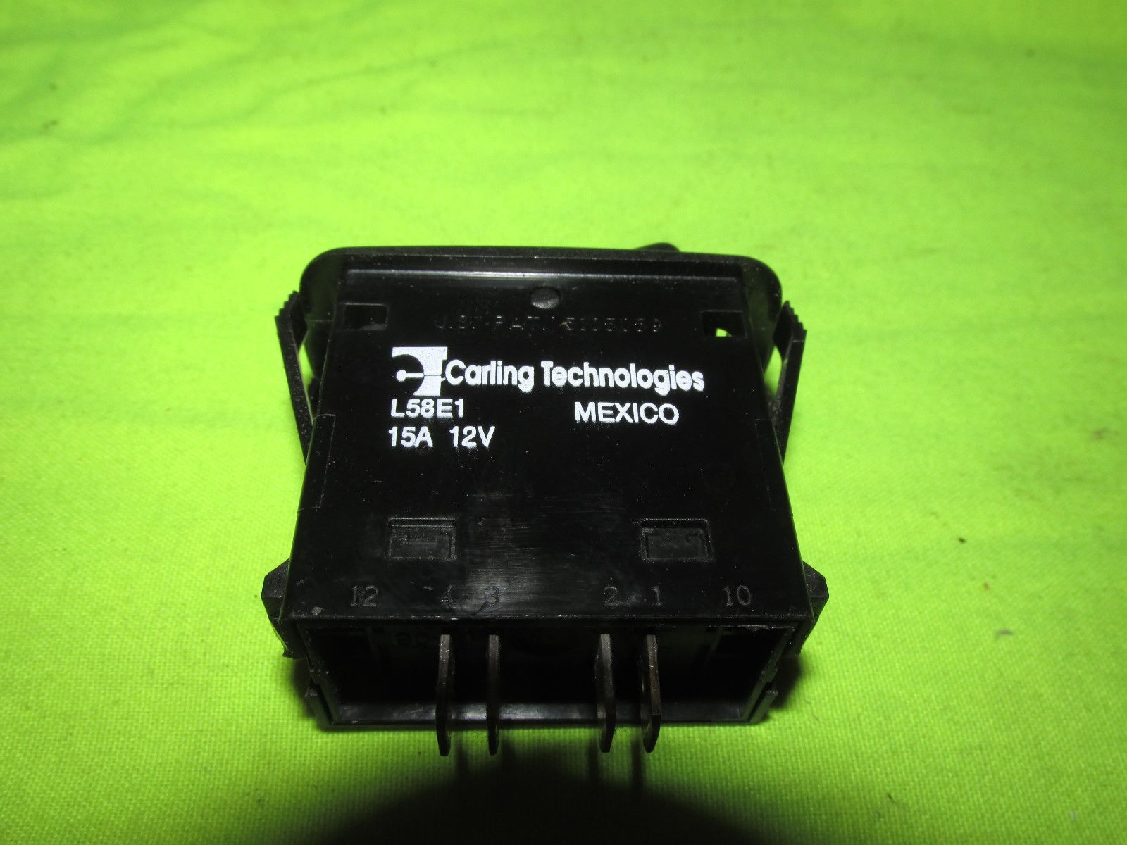 2 pcs CARLING technologies 15a 12v 4 pin 3 position rock switch NEW SURPLUS