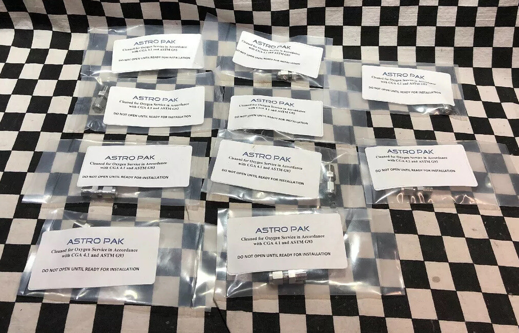 SWAGELOK Male Adapter 1/8” NPT x 1/8” Comp, SS-200-1-2, LOT OF 100, #132K