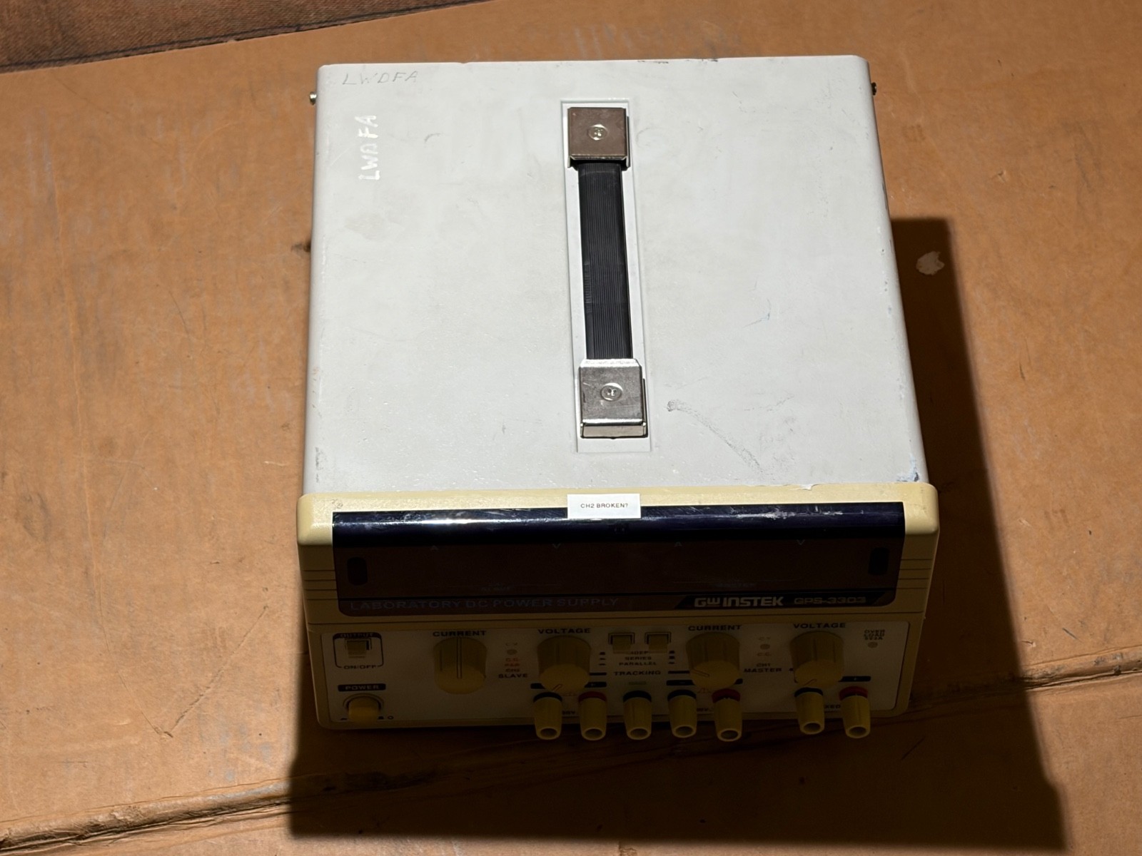 GW INSTEK GPS-3303 2 Channel Laboratory DC Power Supply