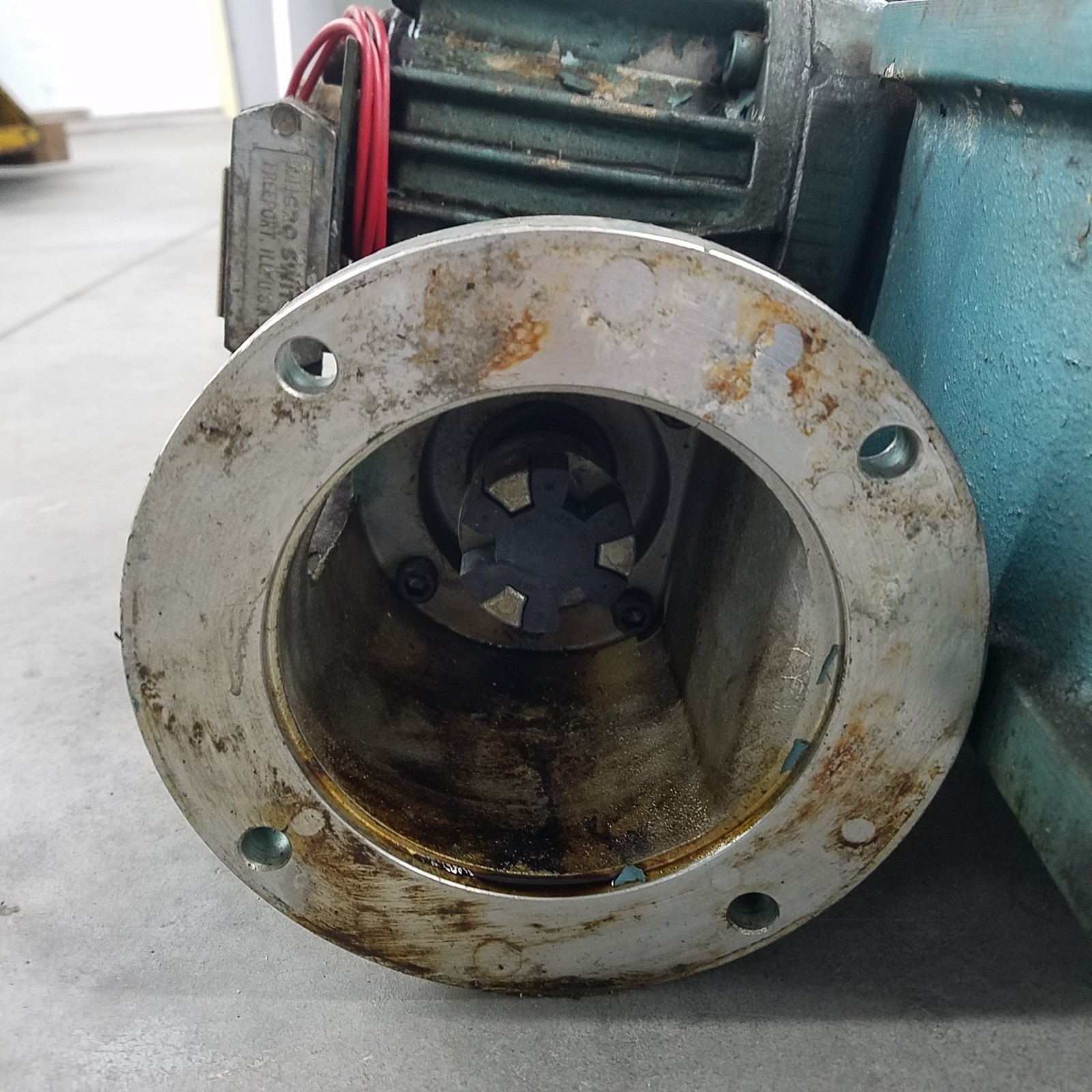 CAMCO 901RDM12H32-270 R-H Powered Rotary Indexer w/R-250 30:1 Ratio Gearbox.