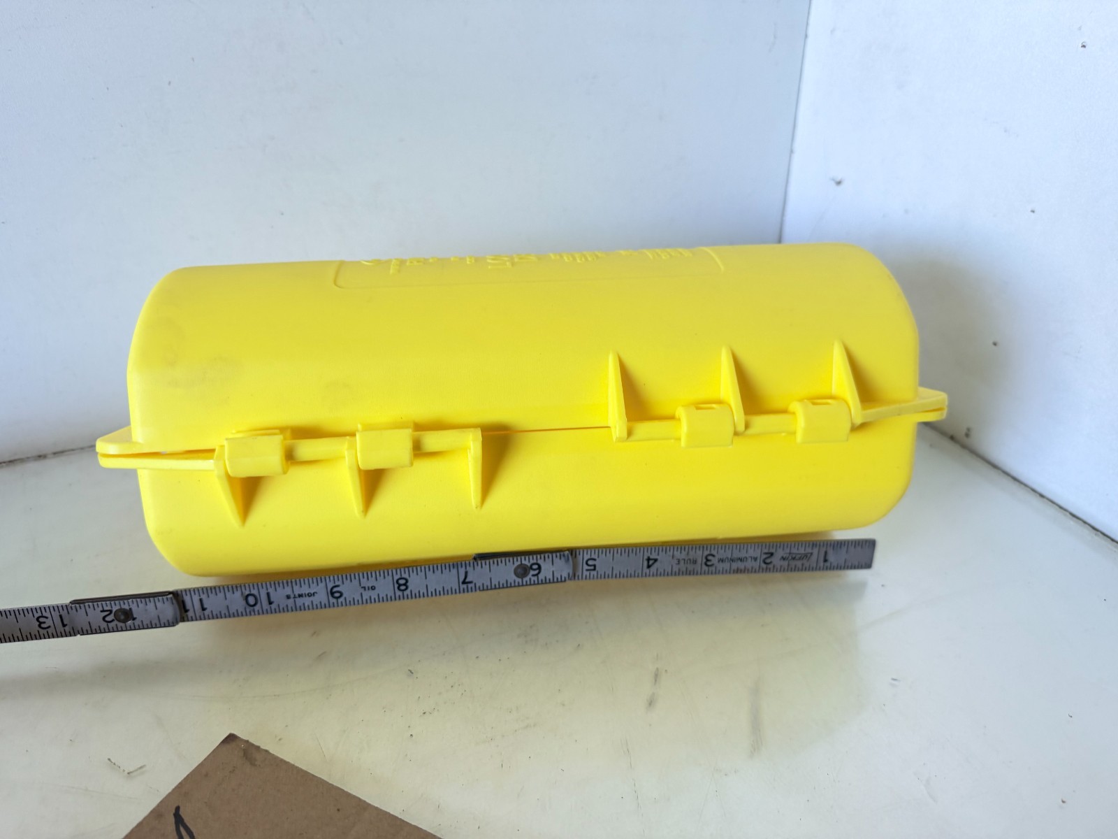 Hubbell HLD2 Plugout Lockout Device High Visibility Yellow (43)